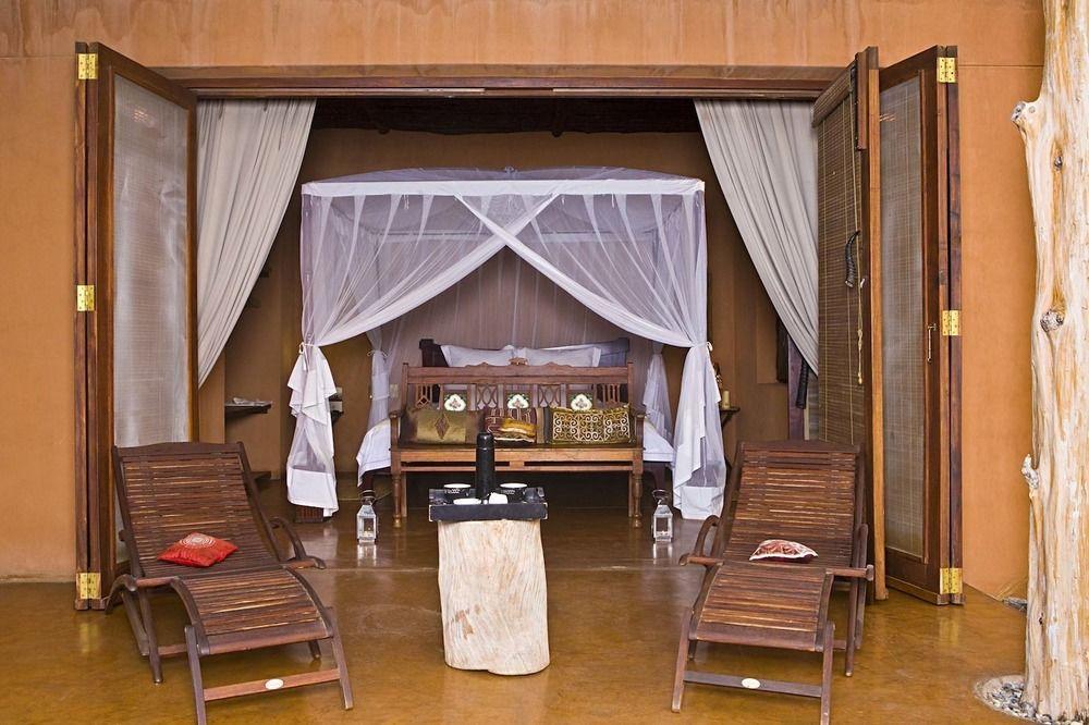 Okahirongo Elephant Lodge Purros Exteriér fotografie
